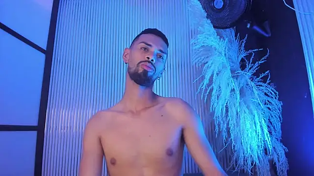 Chat +18 de Tyler_204 ao vivo