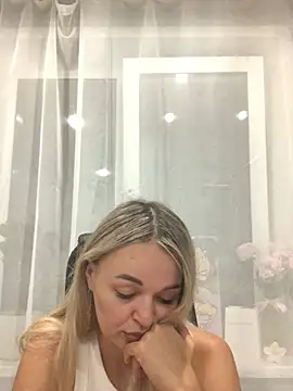 Chat +18 de Seralunee ao vivo