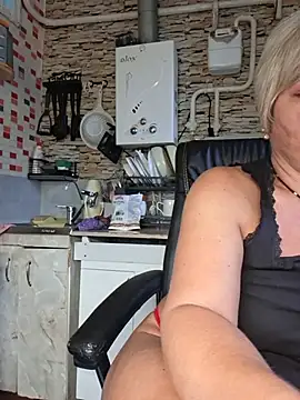 murrr-kitty Adlı Modelin Canlı XXX Sohbeti