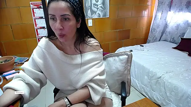 charlote_temple Live XXX-chat