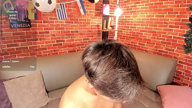 Chat +18 de Thiago_Kozak ao vivo