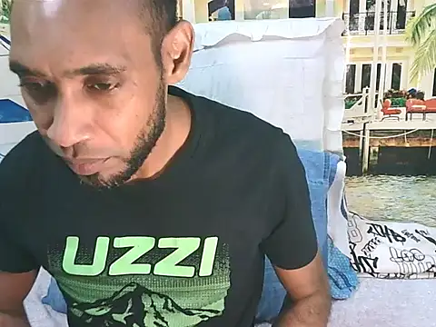 Živý XXX chat IndianMagicMike