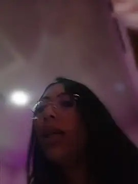 CrystalRouse19's Live XXX Chat