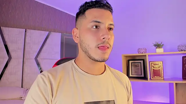 Онлайн чат XXX Axel_grey_