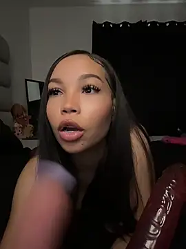 nikkiloveee – Naživo XXX chat
