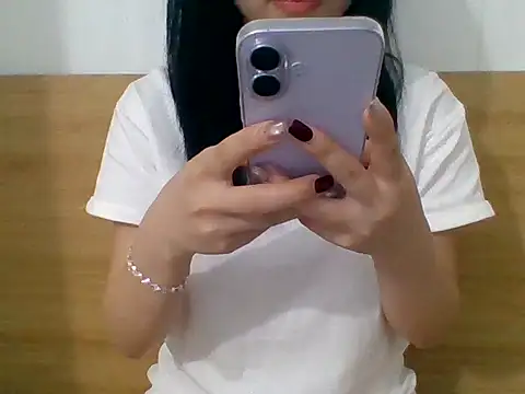 kiraa-007's Live XXX Chat