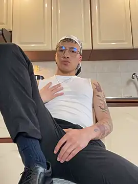 Chatroom XXX en direct de Alexander_Klain