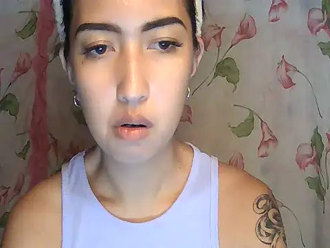 دردشة XXnaughty_08XX الجنسية المباشرة