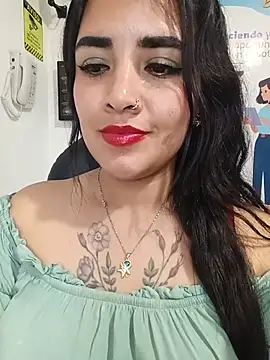 MAYE__13 élő XXX-chatje