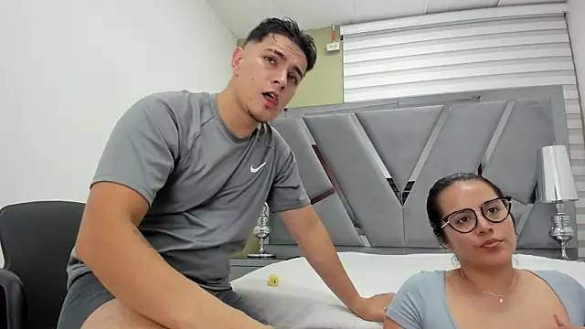 DAVID_VICTORIAA's Live XXX Chat