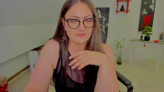 MistressDarrah's Live XXX Chat
