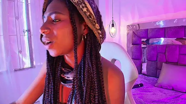 Queen_perla_ Chat XXX in diretta