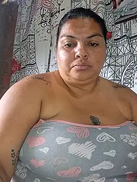Juli_Powl live XXX chat