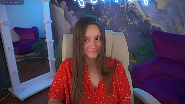 TinyNatalie Live XXX-chat