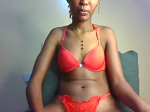Chat XXX en directo de Holy_Babe