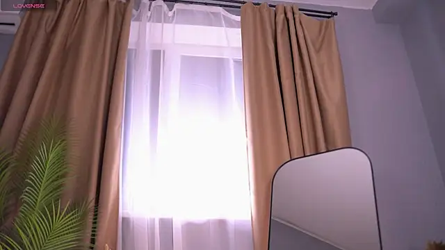 دردشة SayLunaa الجنسية المباشرة