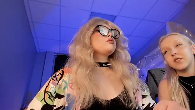 Chat +18 de LilithNlsn ao vivo