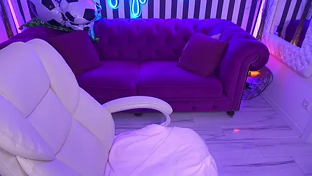 Chat +18 de LittleShyy ao vivo