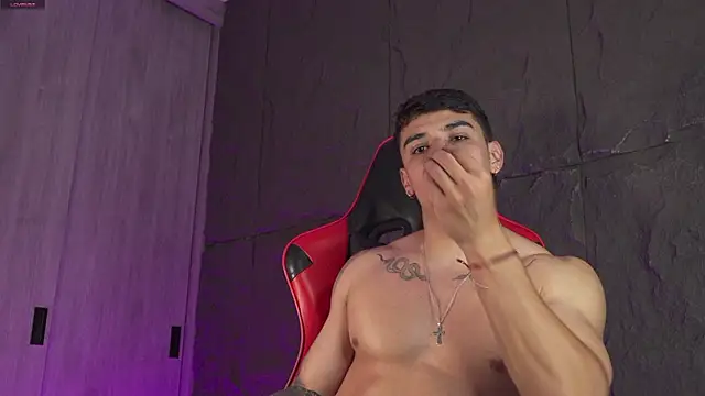 joseph_boy Adlı Modelin Canlı XXX Sohbeti