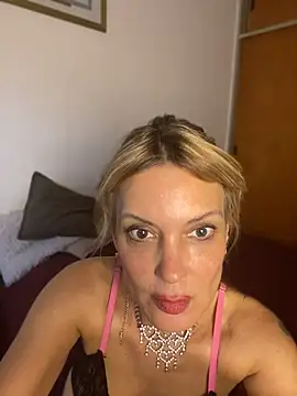 GeraldineDeluca Chat XXX live