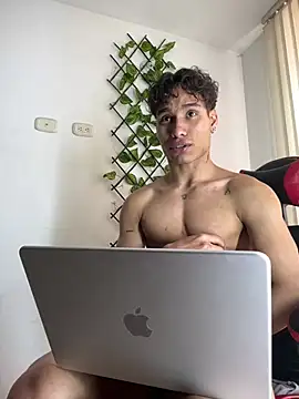 NelModel1 élő XXX-chatje