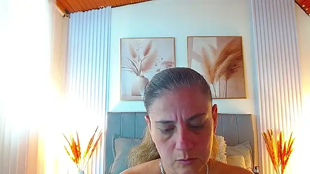 sasi_luna élő XXX-chatje