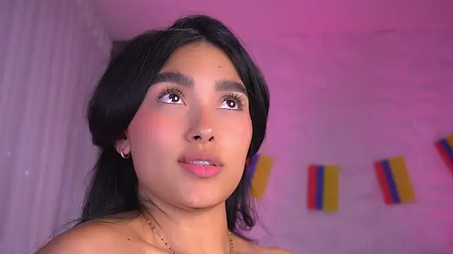 katy_rioss Adlı Modelin Canlı XXX Sohbeti