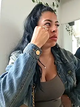 Онлайн чат XXX Luianna