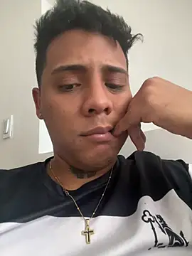 Alejandro_and_Deiby – Live XXX-chat