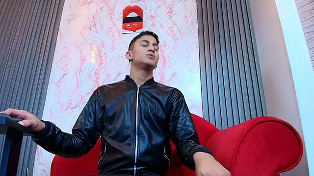 Онлайн чат XXX Axel_Romanov
