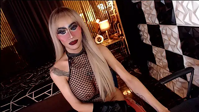 Chat XXX en directo de MonstrousCockDiva