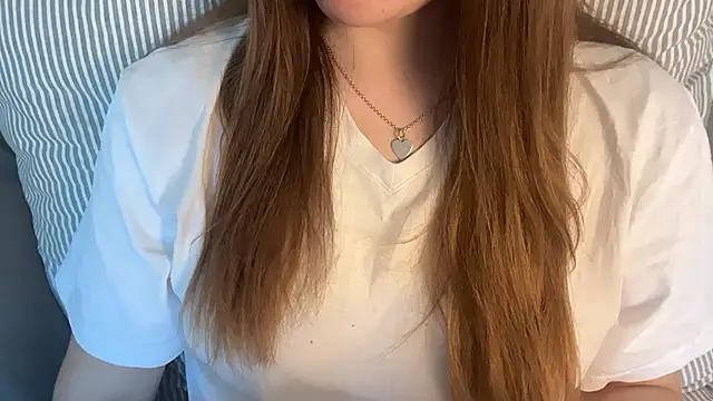 Lucyschickt Adlı Modelin Canlı XXX Sohbeti