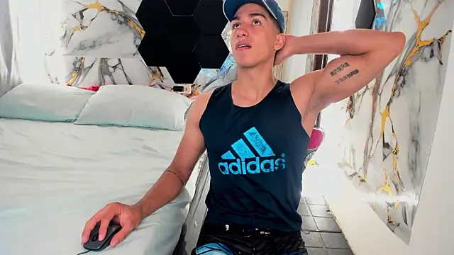 Goldendesirexx Chat XXX in diretta
