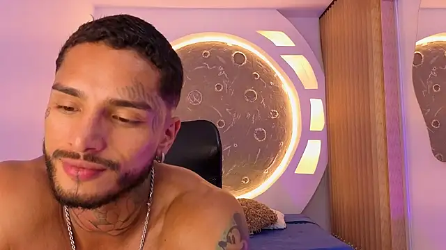Alanrodgers' Live XXX Chat