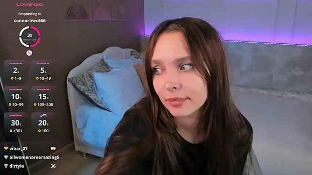 צ'אט XXX בשידור חי של ChloeSunny