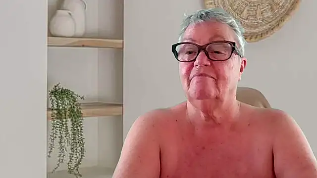 Mystery-Grandmother's Live XXX Chat