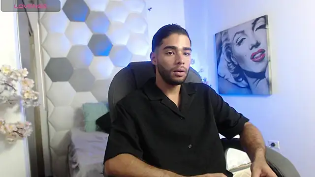AlejandroGreco's Live XXX Chat