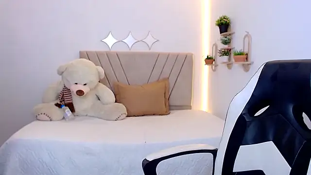 zara_cute's Live XXX Chat