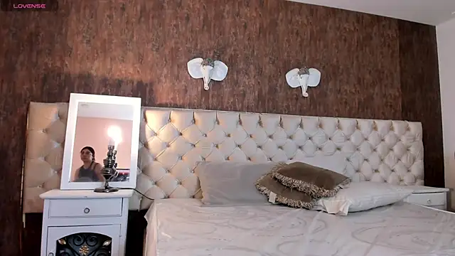 XXX chat uživo modela MeryCoors