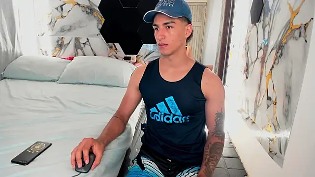 Goldendesirexx's Live XXX Chat