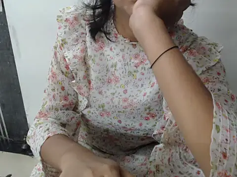 Sizzling_Ruhii_ 网络视讯表演