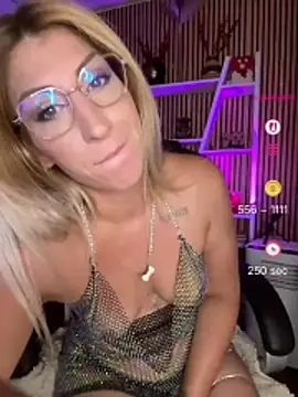 sofiah_ élő XXX-chatje