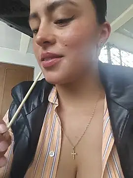 XXX chat uživo modela ALEJA__22
