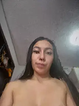 DulceMiia_ Adlı Modelin Canlı XXX Sohbeti