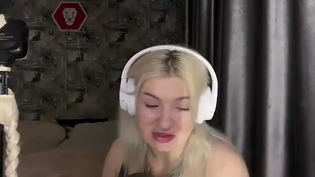 XXX chat uživo modela SpotlessParaffin