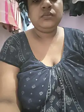 Deborbhavi222 Adlı Modelin Canlı XXX Sohbeti