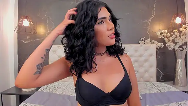 دردشة MeiBlackwood الجنسية المباشرة