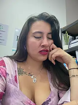_Sarah-Office1 Adlı Modelin Canlı XXX Sohbeti