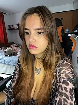 Mia_crossing লাইভ XXX চ্যাট