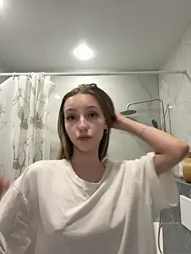 XXX chat uživo modela JulyOwens